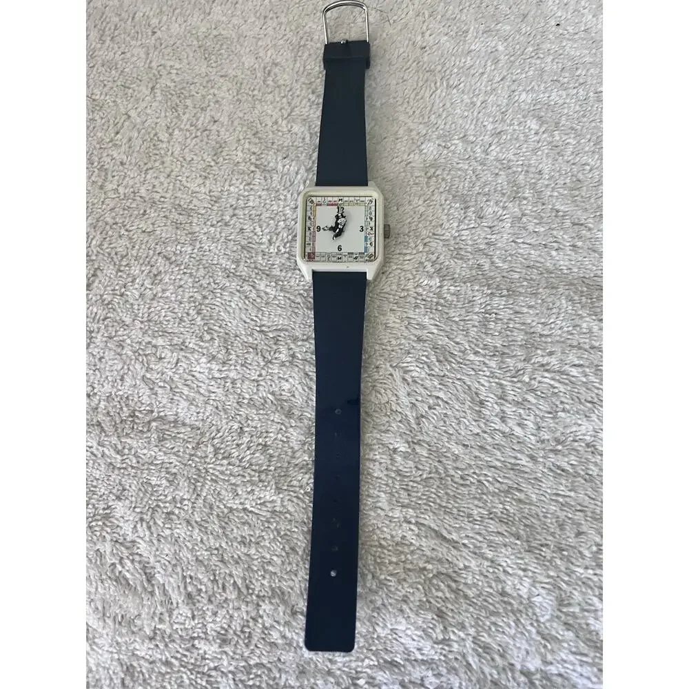 MONOPOLY QUARTZ WATCH WORKING WITH NEEDS NEW BATTERY - Picture 4 of 6